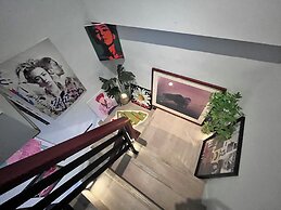 Daisy Light Hostel