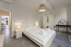 Brand new apartment in Florence by MMega