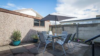 Altham Place-fully Refurbished 2-bath Bungalow