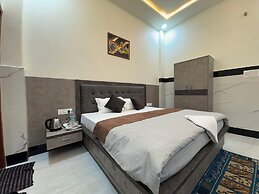 Satya Nikunj INN