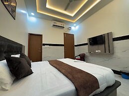 Satya Nikunj INN