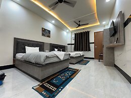Satya Nikunj INN