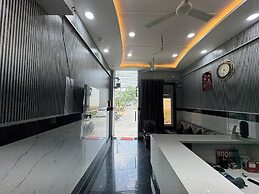 Satya Nikunj INN