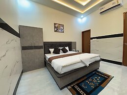 Satya Nikunj INN