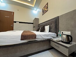Satya Nikunj INN