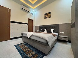 Satya Nikunj INN