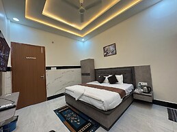 Satya Nikunj INN