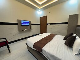 Satya Nikunj INN