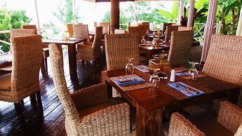 Barefoot Suites