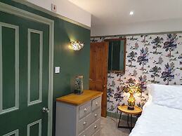 The Lodge Stanwell