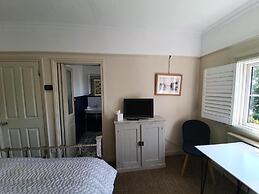 The Lodge Stanwell