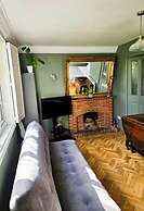 The Lodge Stanwell