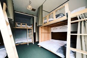 Guest House SAKURAZUKISOU - Hostel