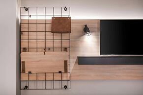 Moxy Verona