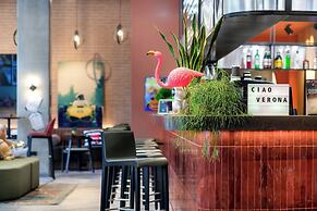 Moxy Verona