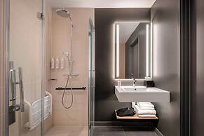 Moxy Verona