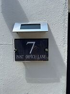 Stunning 1BR Apt in Central Cheltenham
