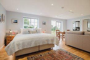 Idyllic Countryside Cottage