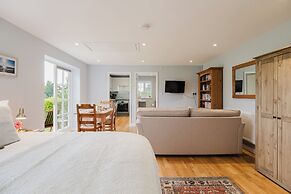 Idyllic Countryside Cottage
