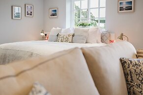 Idyllic Countryside Cottage