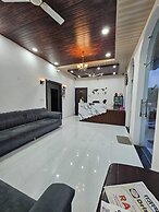 Hotel Virat palace