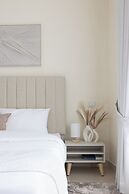 Bright & Cozy Apartment in Dubai Marina