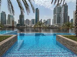 Bright & Cozy Apartment in Dubai Marina