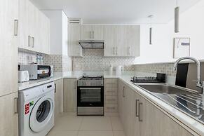 Stylish One-Bedroom Oasis Palm Location