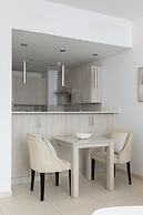 Stylish One-Bedroom Oasis Palm Location