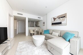 Stylish One-Bedroom Oasis Palm Location