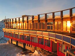 Glacier Hotel Grawand