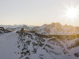 Glacier Hotel Grawand