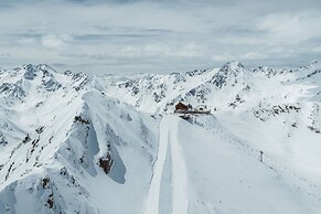 Glacier Hotel Grawand