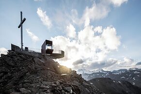 Glacier Hotel Grawand
