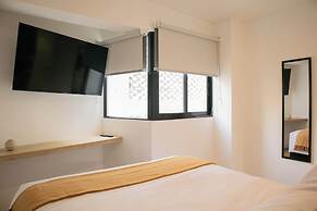 w Astounding 1BR in San Isidro