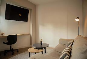 w Astounding 1BR in San Isidro