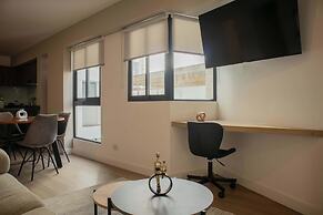 w Astounding 1BR in San Isidro