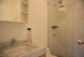 w Astounding 1BR in San Isidro