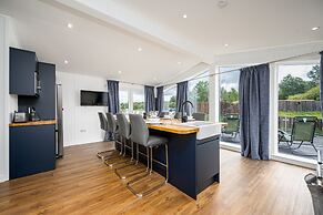 Paddock Lodges Executive 4 Bed Villa