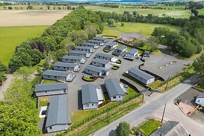Paddock Lodges Executive 4 Bed Villa