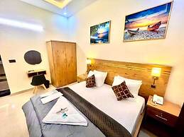 BNB Royal Galaxy Family Hotel