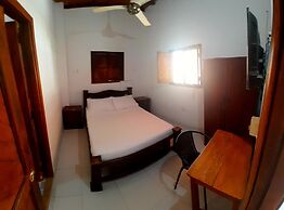 Hostal pelikan taganga