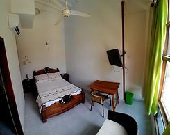 Hostal pelikan taganga