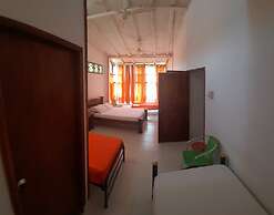 Hostal pelikan taganga
