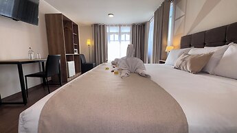 ANDARI HOTELES
