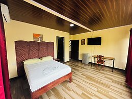 Los Angeles Hotel & Resort