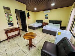 Los Angeles Hotel & Resort