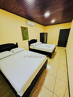 Los Angeles Hotel & Resort