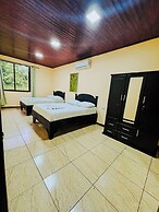 Los Angeles Hotel & Resort