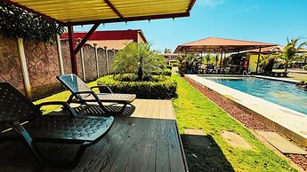 Los Angeles Hotel & Resort